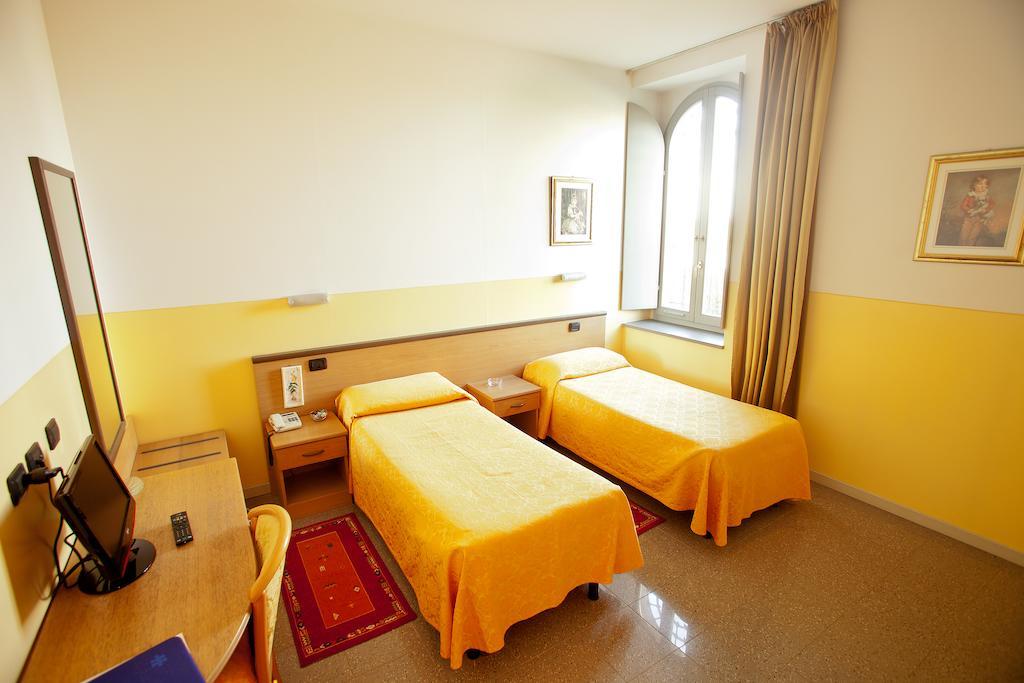 Master Hotel Castelvetro Piacentino الغرفة الصورة